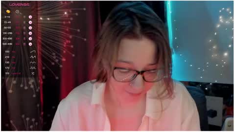 Snapshot of moon__girl chatting on 31, 1, 2025 Roxy online show from 31, 1, 2025