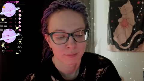 Snapshot of moon__girl chatting on 4, 10, 2025 Roxy online show from 4, 10, 2025