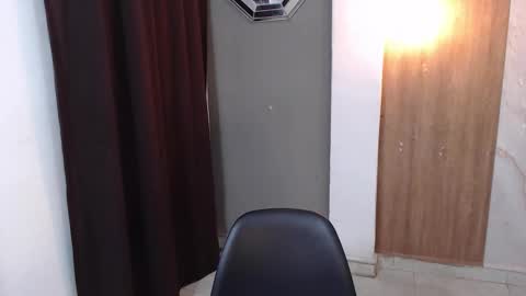 Snapshot of moon_and_fire_ chatting on 26, 2, 2026 moon_and_fire_ online show from 26, 2, 2026