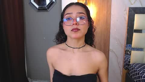 Snapshot of moon_and_fire_ chatting on 19, 4, 2026 moon_and_fire_ online show from 19, 4, 2026