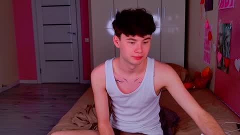 moon_gloww online show from 22, 3, 2026