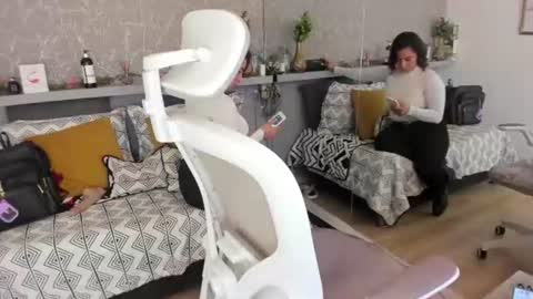 Snapshot of moon_lightt9 chatting on 11, 7, 2026 Sarah online show from 11, 7, 2026