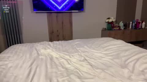 moonavellle_ online show from 14, 6, 2026