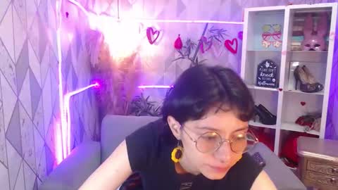 Snapshot of mooncharlotte chatting on 6, 11, 2025 Charlotte online show from 6, 11, 2025