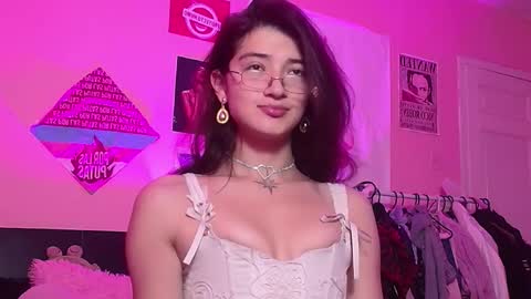 Snapshot of moonfiredance chatting on 21, 3, 2026 Nicky online show from 21, 3, 2026