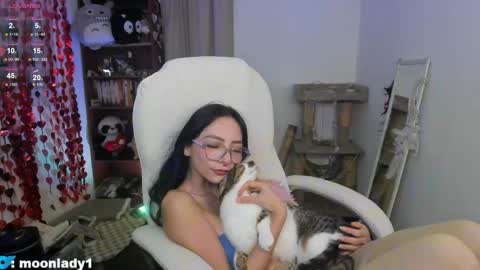 MOON  online show from 22, 5, 2026