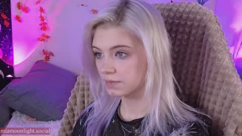 Snapshot of moonlight_mia chatting on 4, 12, 2024 Mia   online show from 4, 12, 2024