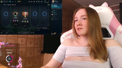 Snapshot of moonlish_siren chatting on 3, 10, 2025 Katrin online show from 3, 10, 2025