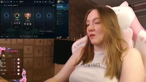 Snapshot of moonlish_siren chatting on 19, 10, 2025 Katrin online show from 19, 10, 2025