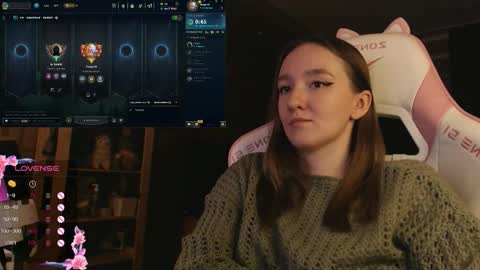 Snapshot of moonlish_siren chatting on 2, 11, 2025 Katrin online show from 2, 11, 2025