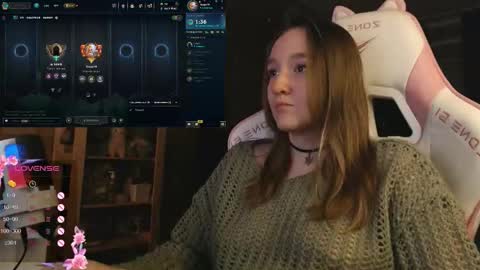 Snapshot of moonlish_siren chatting on 3, 11, 2025 Katrin online show from 3, 11, 2025