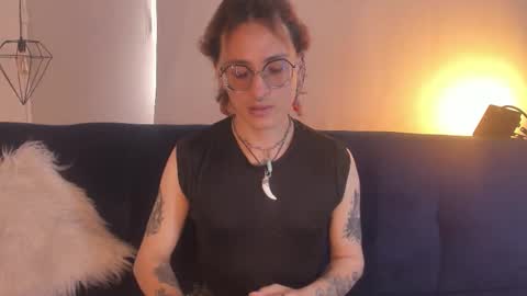 Snapshot of moonn_fox chatting on 30, 9, 2025 Moon online show from 30, 9, 2025