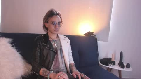 Moon online show from 1, 10, 2025