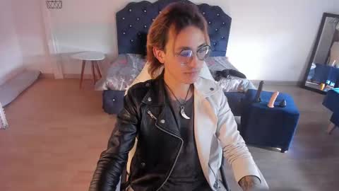 Moon online show from 7, 10, 2025