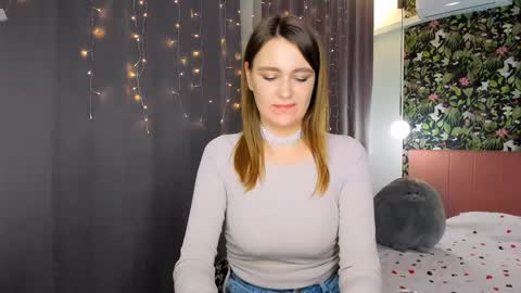 Snapshot of moonshineee_ chatting on 19, 12, 2024 Monica online show from 19, 12, 2024