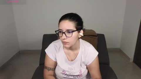 Snapshot of moonwoman_ chatting on 20, 10, 2025 Moon Woman online show from 20, 10, 2025