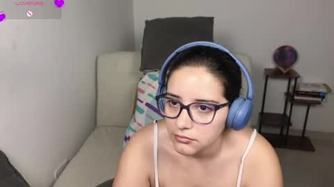 Snapshot of moonwoman_ chatting on 8, 4, 2026 Moon Woman online show from 8, 4, 2026