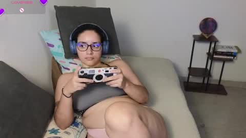 Snapshot of moonwoman_ chatting on 10, 4, 2026 Moon Woman online show from 10, 4, 2026