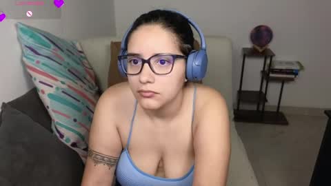 Snapshot of moonwoman_ chatting on 9, 5, 2026 Moon Woman online show from 9, 5, 2026