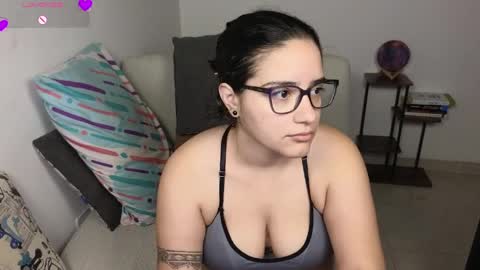Snapshot of moonwoman_ chatting on 10, 5, 2026 Moon Woman online show from 10, 5, 2026