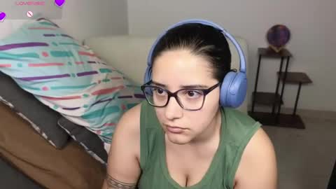 Snapshot of moonwoman_ chatting on 12, 5, 2026 Moon Woman online show from 12, 5, 2026