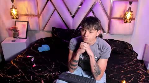 Snapshot of moonydemianvg chatting on 19, 12, 2025 Moon Y Demian online show from 19, 12, 2025