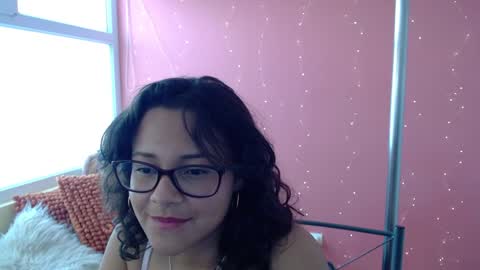 Snapshot of mora_haze chatting on 10, 1, 2025 Mora Haze 3 online show from 10, 1, 2025