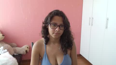 Snapshot of mora_haze chatting on 22, 1, 2025 Mora Haze 3 online show from 22, 1, 2025