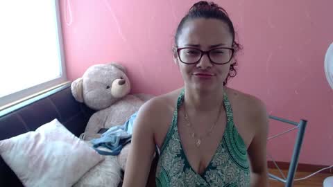 Snapshot of mora_haze chatting on 3, 2, 2025 Mora Haze 3 online show from 3, 2, 2025