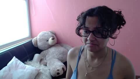 Snapshot of mora_haze chatting on 5, 2, 2025 Mora Haze 3 online show from 5, 2, 2025