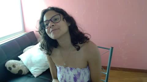 Snapshot of mora_haze chatting on 24, 2, 2025 Mora Haze 3 online show from 24, 2, 2025