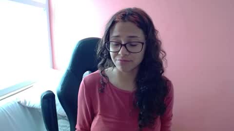 Snapshot of mora_haze chatting on 18, 10, 2025 Mora Haze 3 online show from 18, 10, 2025