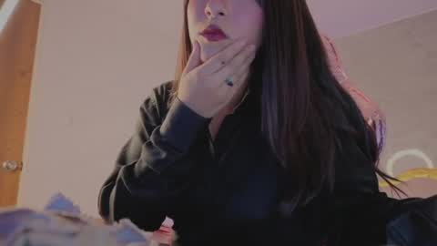 Mora  online show from 7, 4, 2026