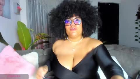 Snapshot of moradaniels chatting on 17, 1, 2025   online show from 17, 1, 2025