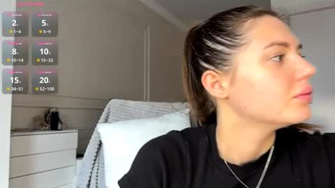 Snapshot of moraimfeld chatting on 16, 10, 2025 Fleyva online show from 16, 10, 2025