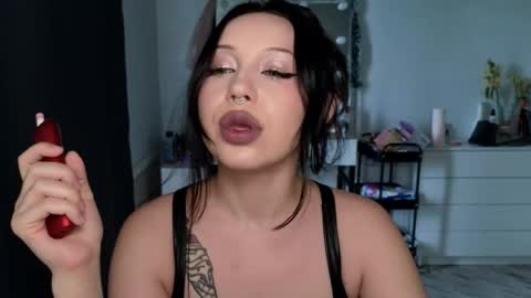 Snapshot of moranagoddess chatting on 7, 6, 2026 Morana follow my boosty online show from 7, 6, 2026