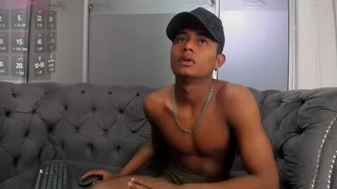 Snapshot of morenitodigno chatting on 20, 10, 2025 Mmorenito online show from 20, 10, 2025