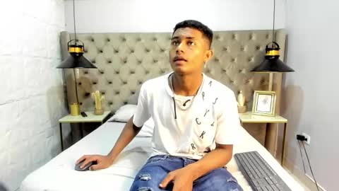 Snapshot of morenitodigno chatting on 30, 10, 2025 Mmorenito online show from 30, 10, 2025