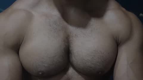 Snapshot of moreno1muscular chatting on 27, 9, 2025 moreno1muscular online show from 27, 9, 2025