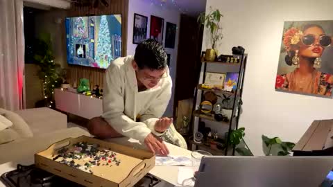   online show from 12, 11, 2025