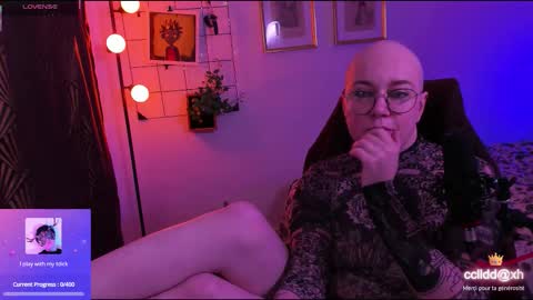 Snapshot of mossprince chatting on 2, 11, 2025 Cernos online show from 2, 11, 2025