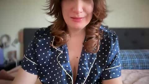 Mossy Mommy online show from 8, 5, 2026