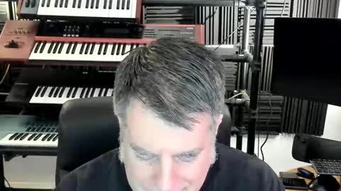 Snapshot of mostly_unbothered chatting on 20, 11, 2025 mostly_unbothered online show from 20, 11, 2025