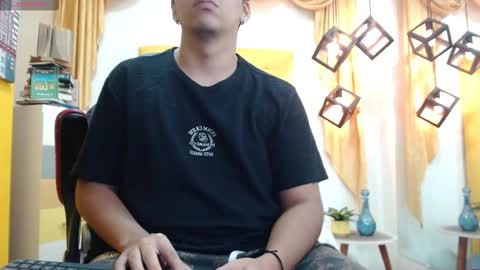 Mou Fly online show from 14, 9, 2025