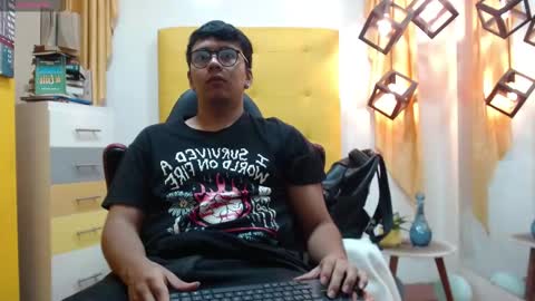 Mou Fly online show from 15, 9, 2025