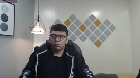 Mou Fly online show from 26, 9, 2025