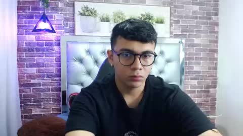 Mou Fly online show from 1, 10, 2025