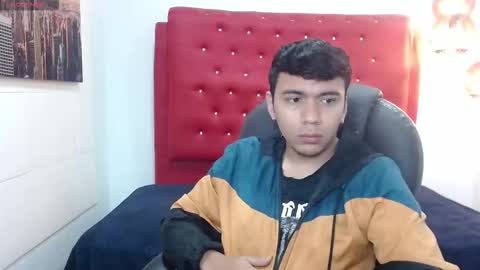 Mou Fly online show from 26, 10, 2025