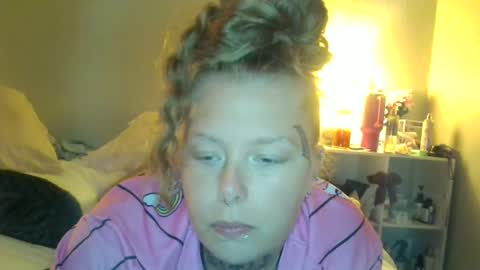 Snapshot of mouse32k chatting on 21, 6, 2026 mouse32k online show from 21, 6, 2026