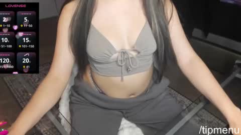 Snapshot of moxiexfoxie chatting on 22, 4, 2026 moxieXfoxie online show from 22, 4, 2026